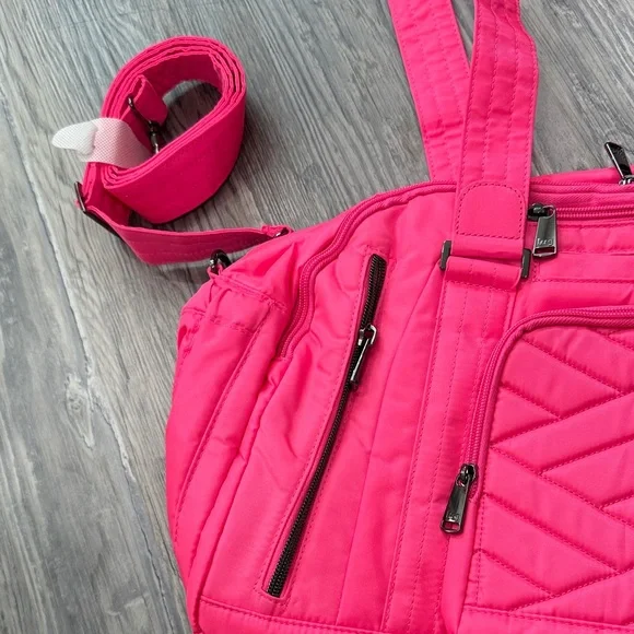 lug Pink Travel Duffel Bag with Quilted Front - Picture 4 of 9